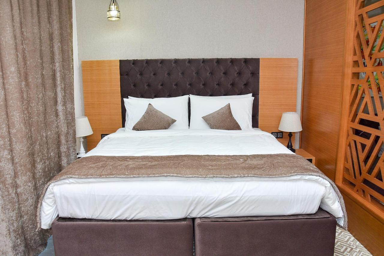 Готель Ramada By Wyndham Turkistan Екстер'єр фото