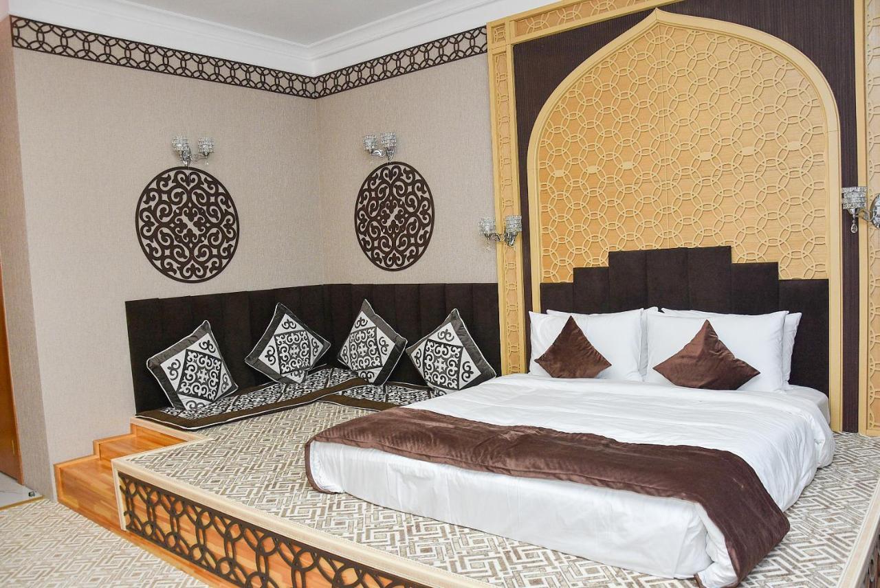Готель Ramada By Wyndham Turkistan Екстер'єр фото