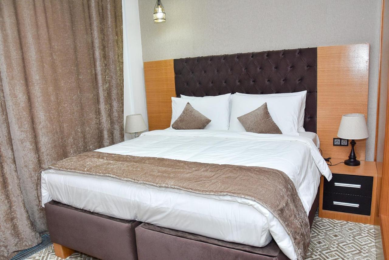 Готель Ramada By Wyndham Turkistan Екстер'єр фото