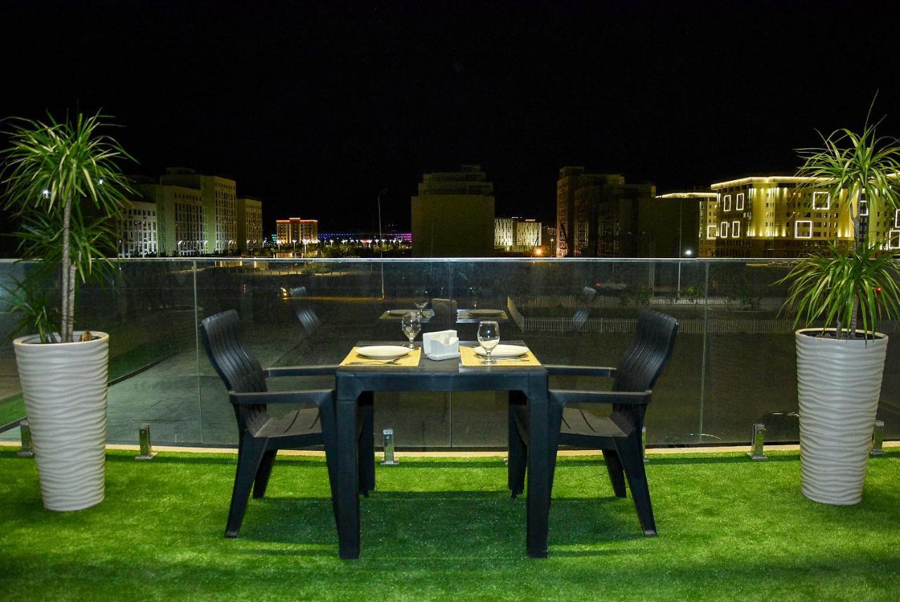 Готель Ramada By Wyndham Turkistan Екстер'єр фото