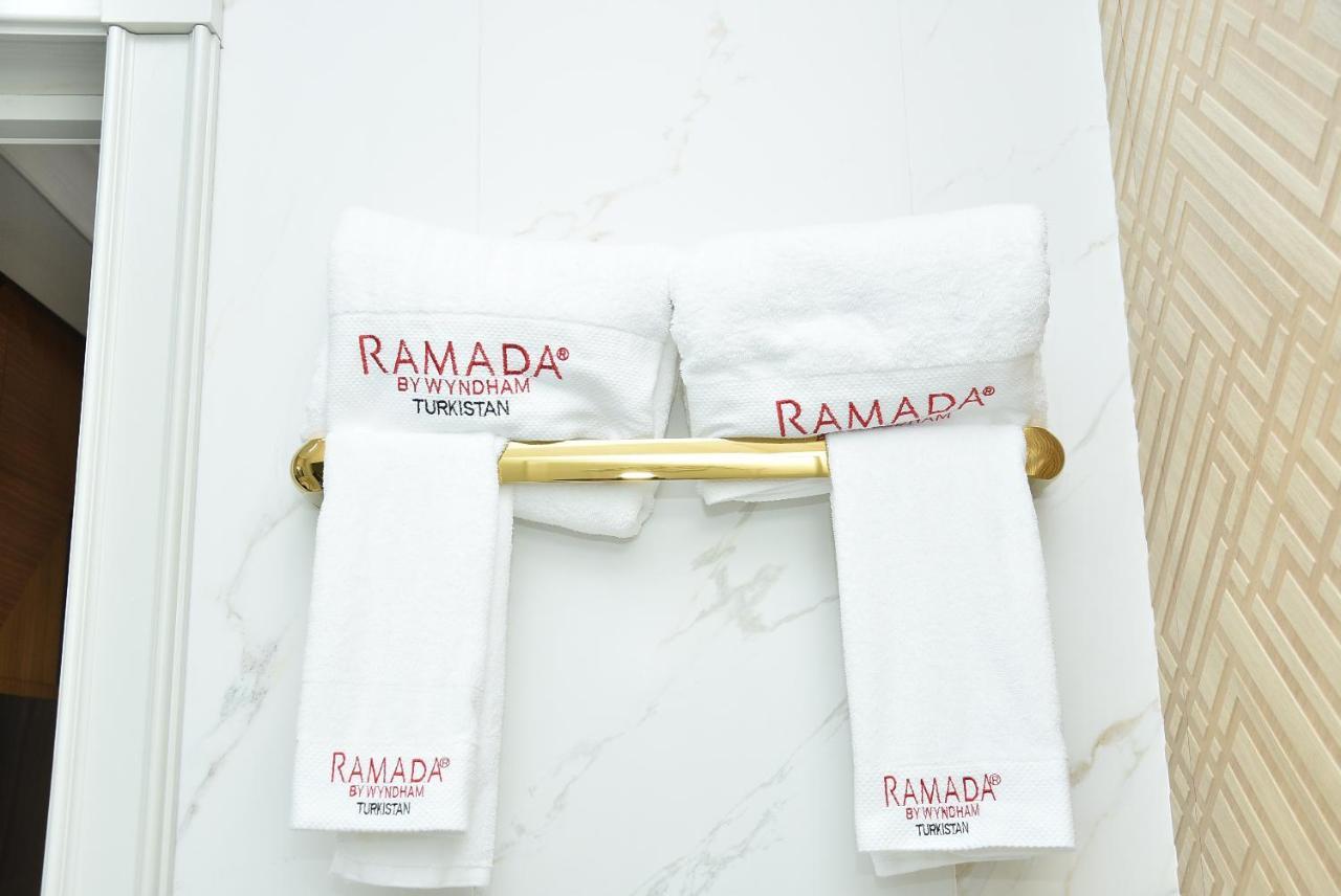 Готель Ramada By Wyndham Turkistan Екстер'єр фото